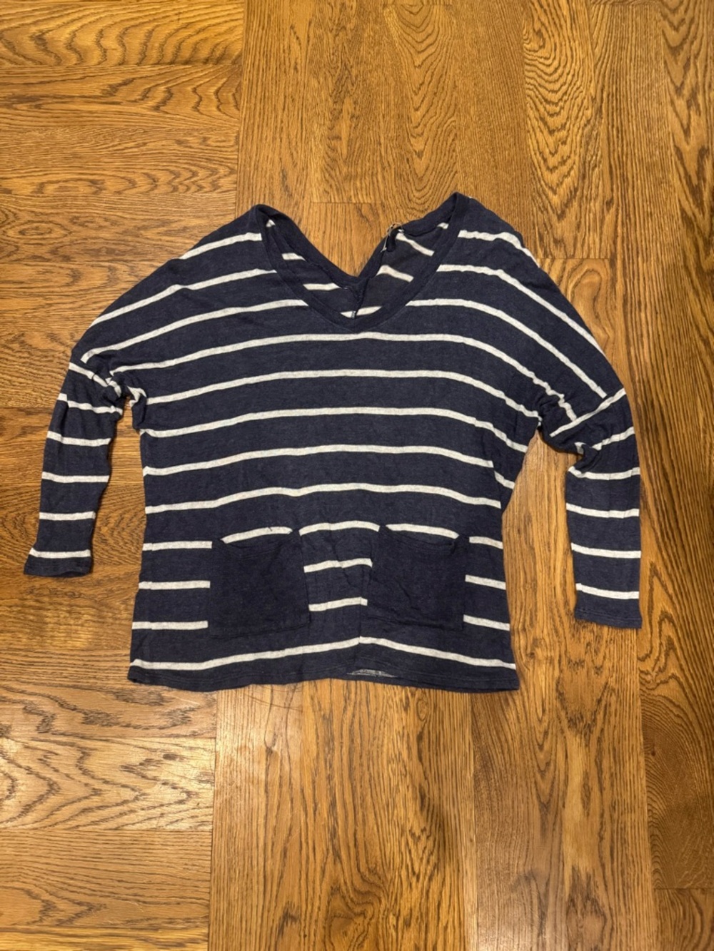 Red Haute Striped Navy & White V-Neck Lightweight Sweater Dolman Sleeve Medium